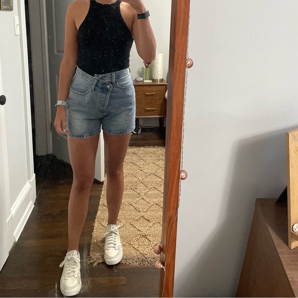 Er Clet High Rise Black Denim Shorts - Picture 4 of 4